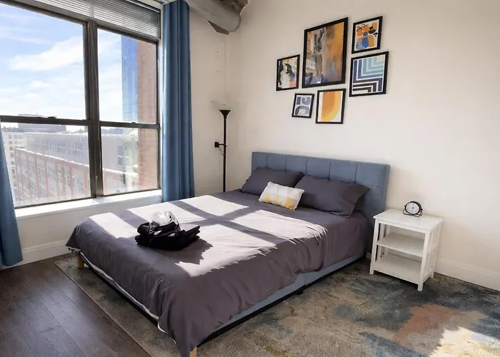South Loop 3br Near Lakefront Trail, Field Museum & Adler Planetarium *